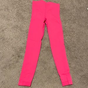 NWOT pink scrunch butt leggings - small